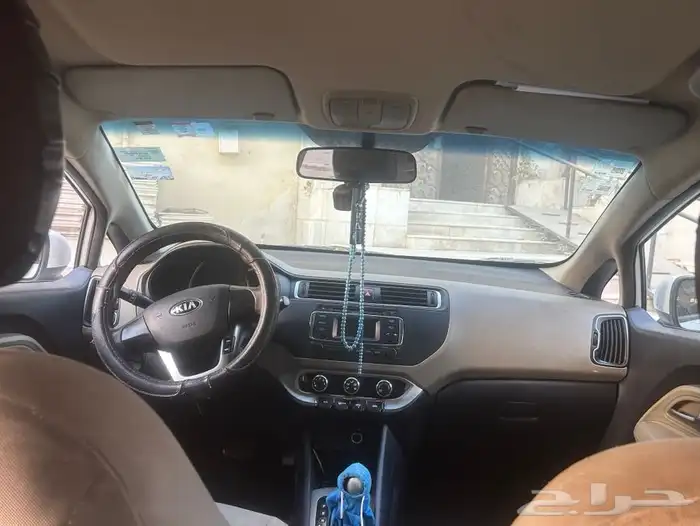 كيا ريو هاتش باك 10