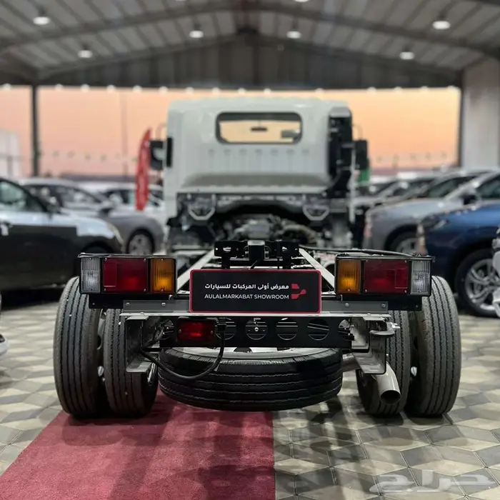 ايسوزو شاحنة 4 طن 7
