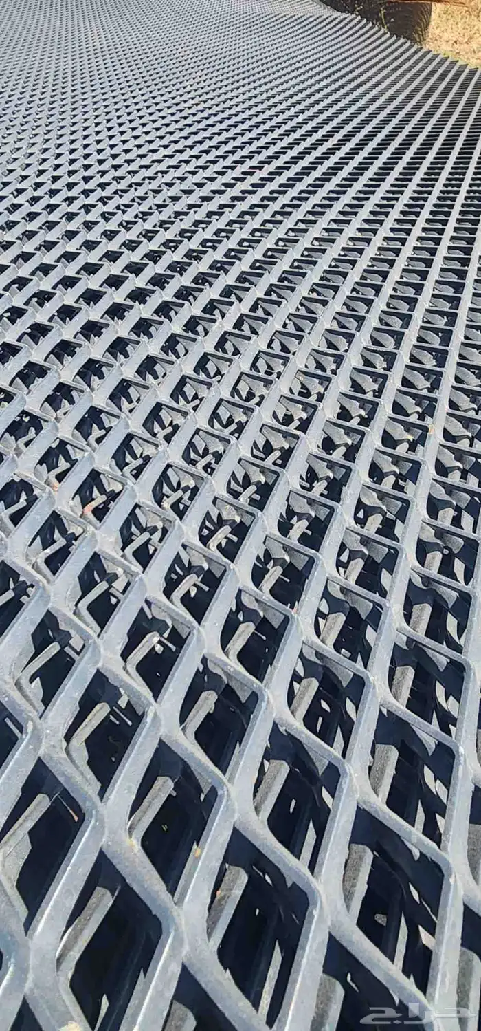 شبوك فتحات صغيره ثقيله جدآ جدآ جدآ ولم تستخدم 3