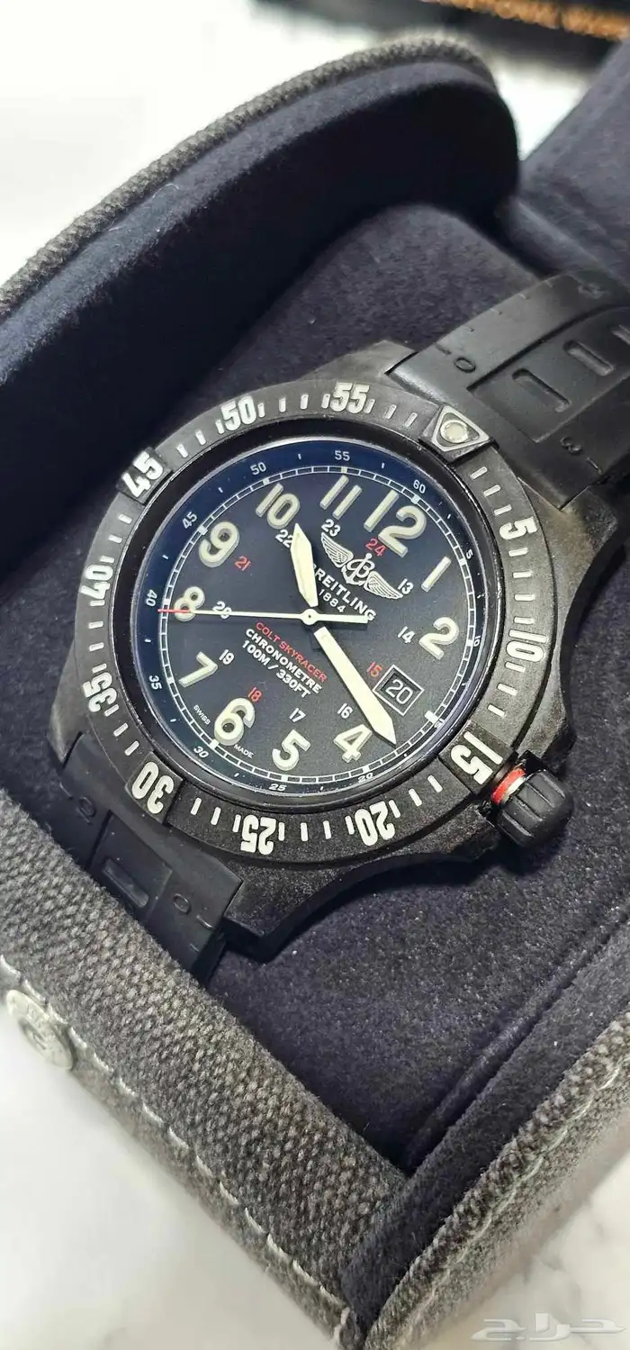 ساعه برايتلينغ اصليه كاربون فايبر جدا خفيفه 10