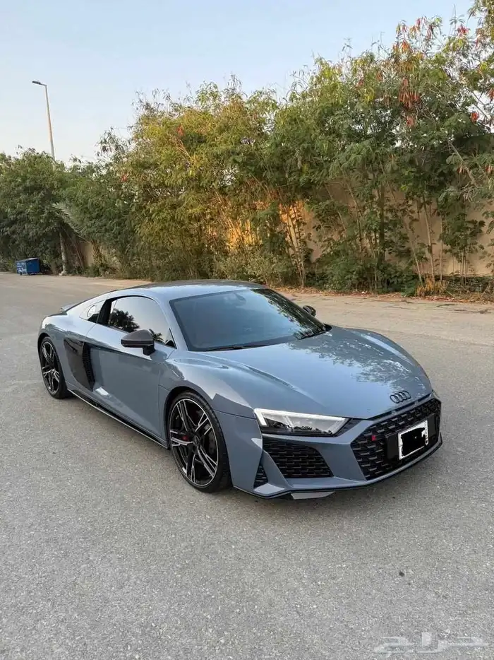 اودي R8 2023 للبيع عليه ضمان وصيانة الوكيل الى 2028 1