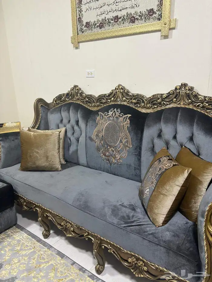 للبيع طقم كنب بحالة الجديد 1