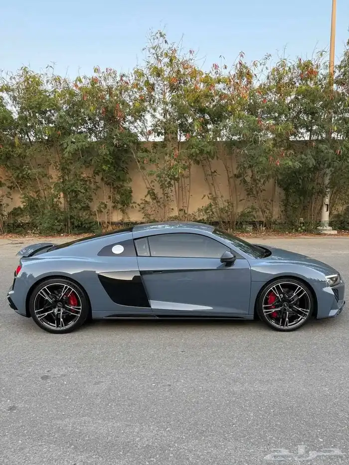 اودي R8 2023 للبيع عليه ضمان وصيانة الوكيل الى 2028 2