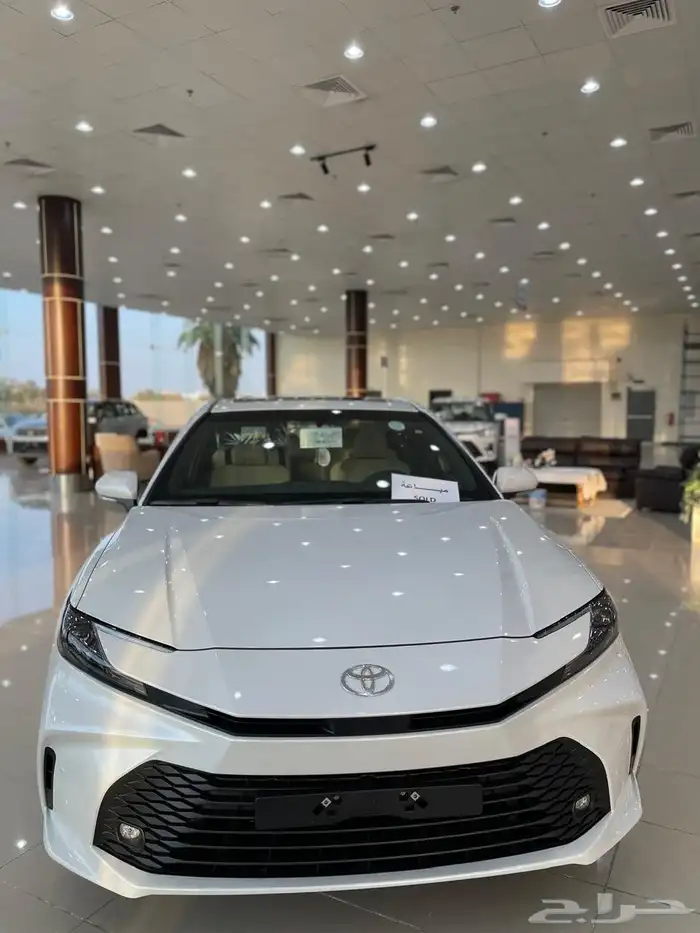 تويوتا كامريE بلس هايبرد 2025 5