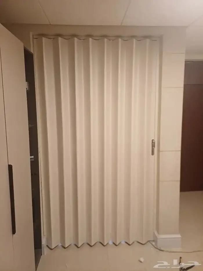 ابواب سحب سحاب سحابة جلد وبلاستيك كورديون 1