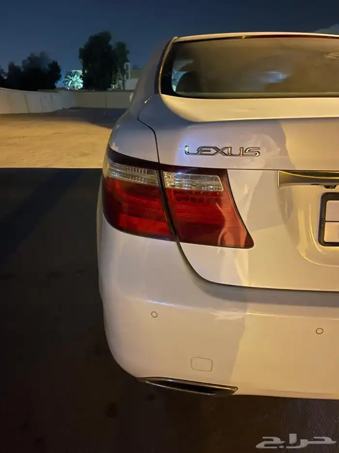 للبيع لكزس ls 460 موديل 2008 5