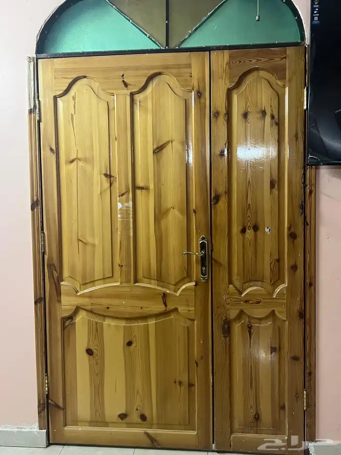 كنب نضيف وا مغسله وا ابواب نضيفه 7