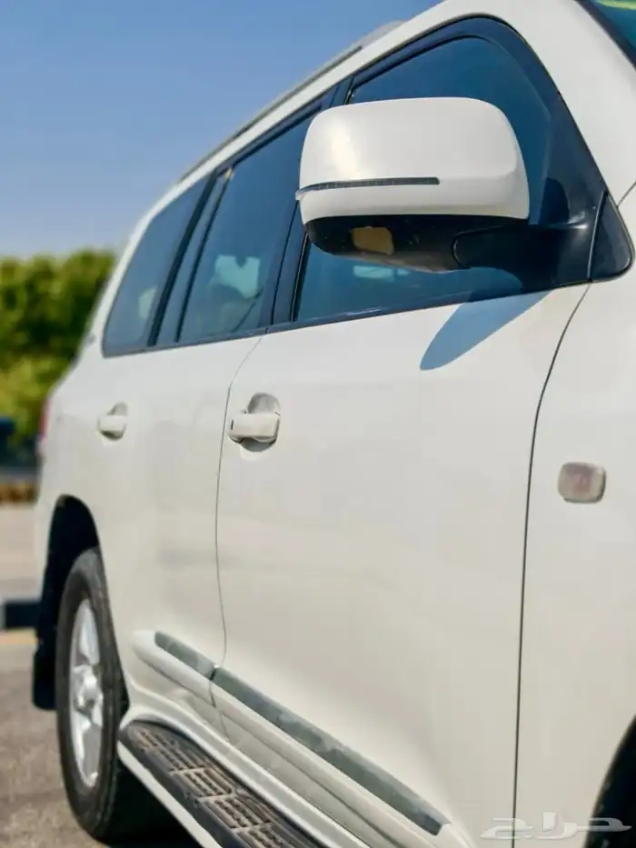 جيب لاندكروزر VXR فل كامل ستين عام 2011 4