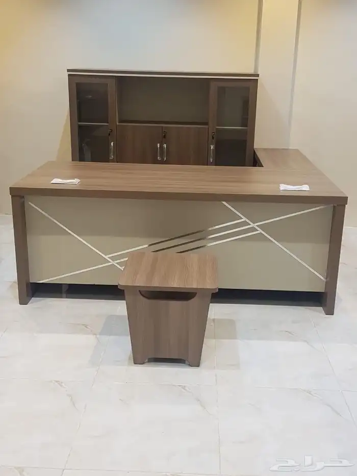 مجموعة مكتب تنفيذي فاخرة مع خزانة 23