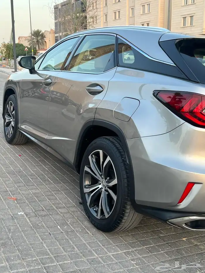 للبيع لكزس RX350 موديل 2016 3