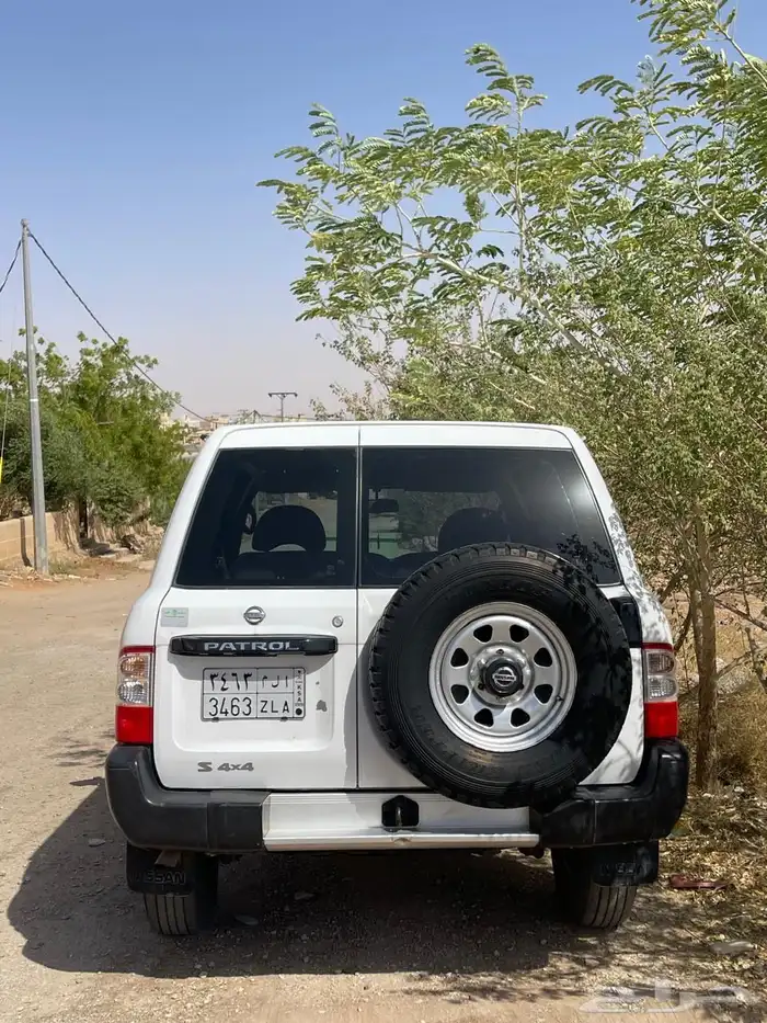 نيسان 2