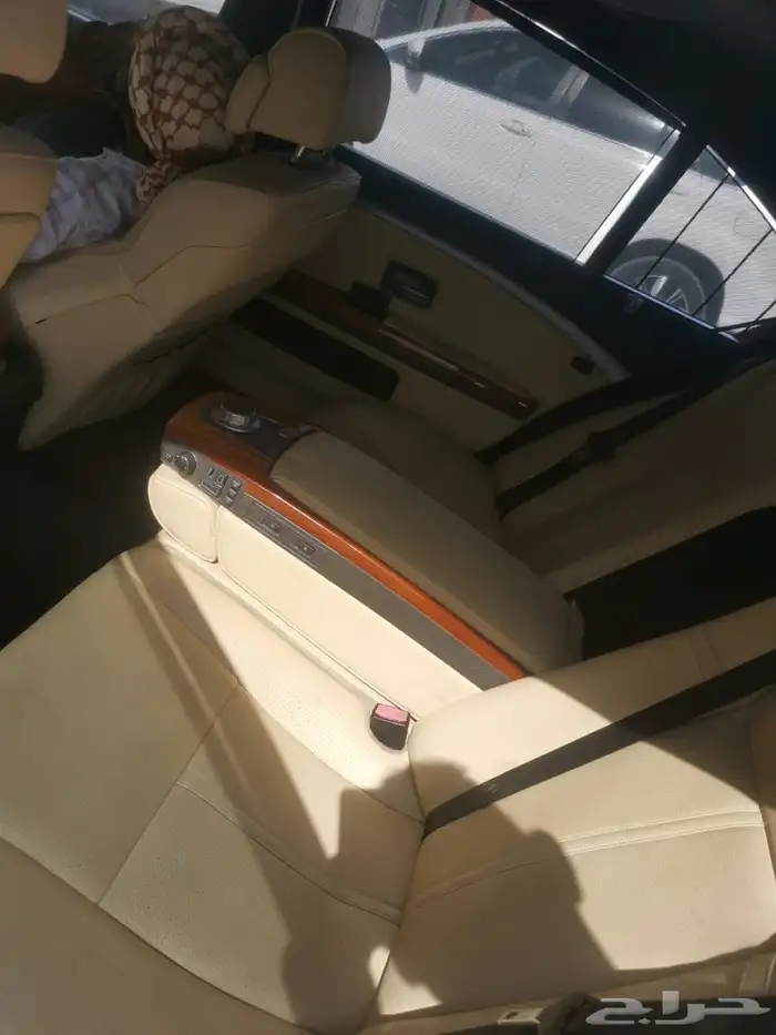سيارة BMW 12