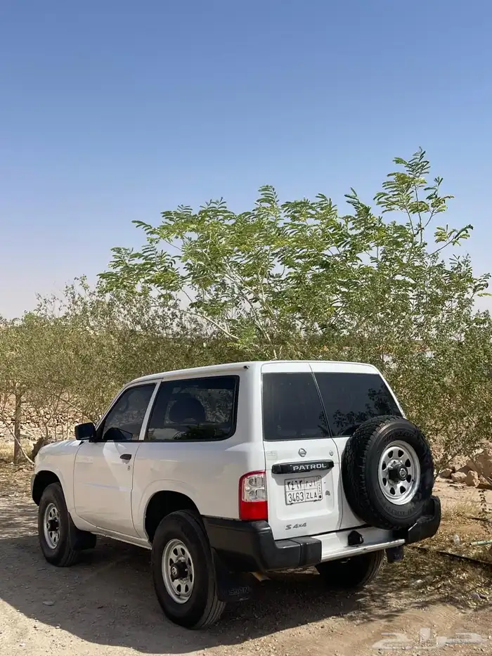 نيسان 9