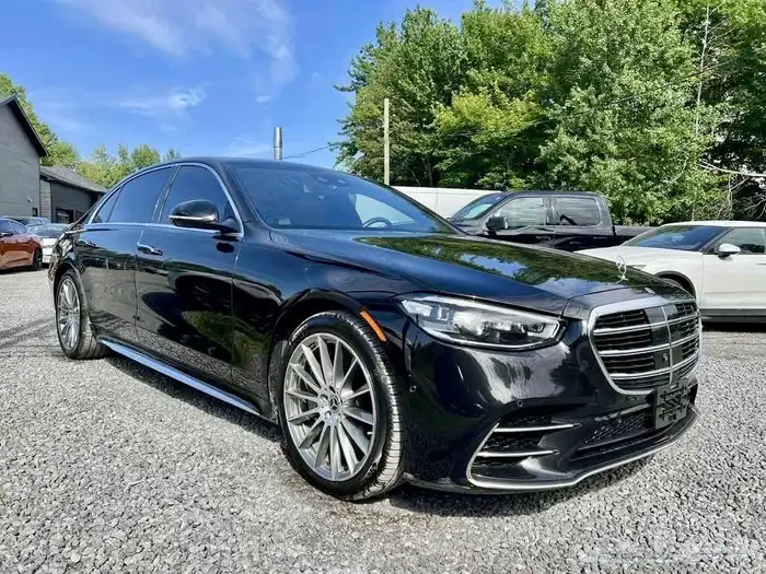 للبيع مرسيدس S580 موديل 2022 داخليه جملي وارد كندا 3