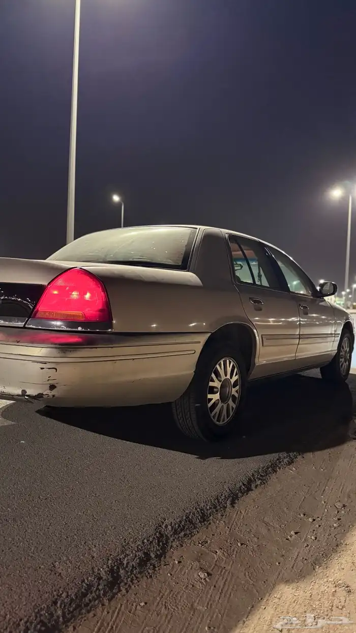 فورد فكتوريا موديل 1998 16