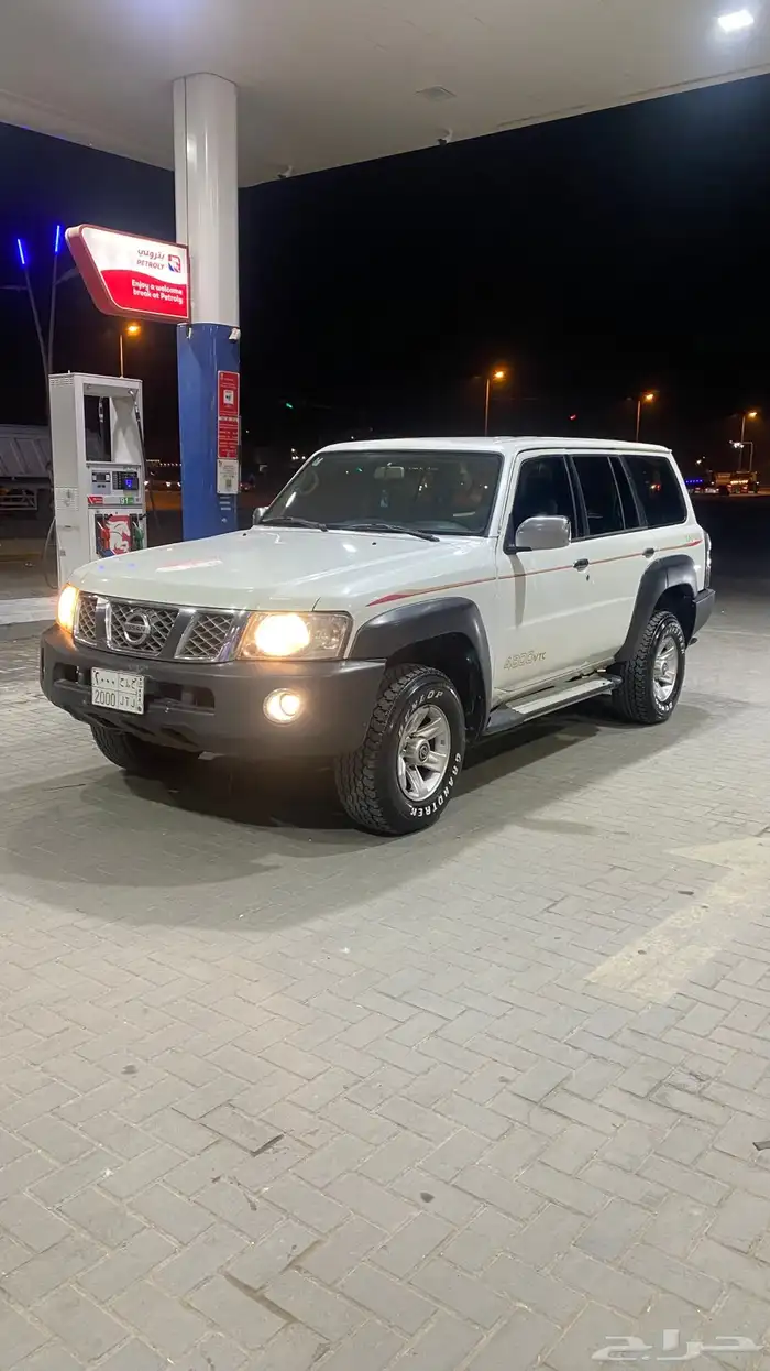 نيسان 12