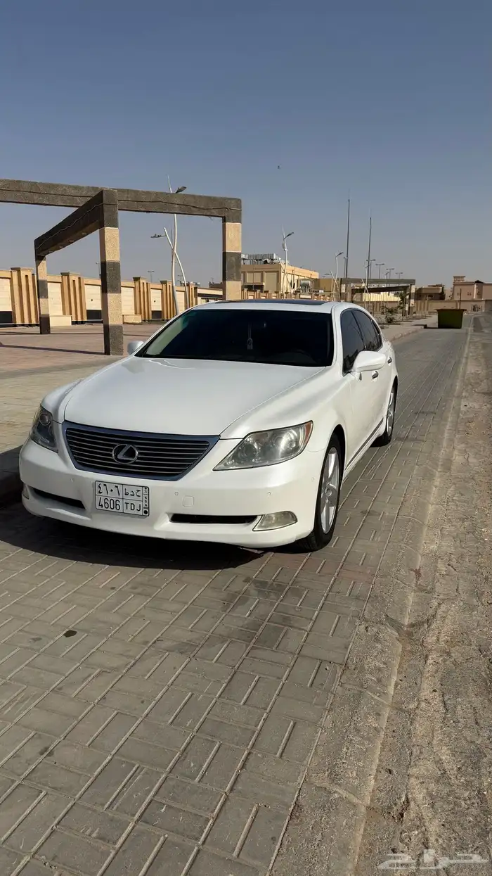 للبيع لكزس LS 460 10