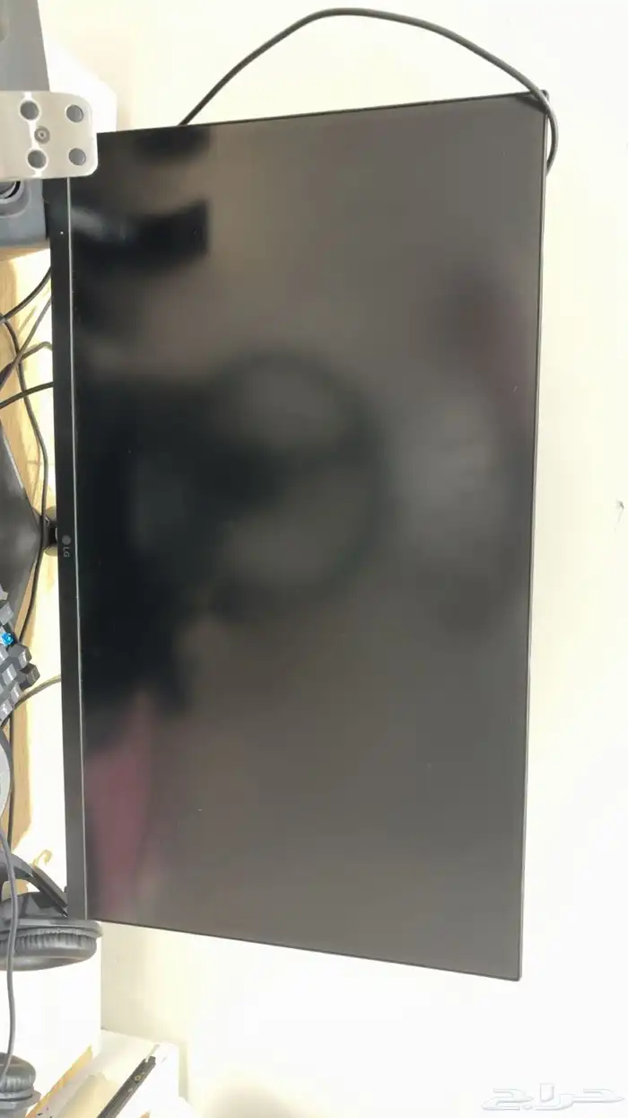شاشه LGنضيفه جدآ وطاره ودعسات وقير g29 3
