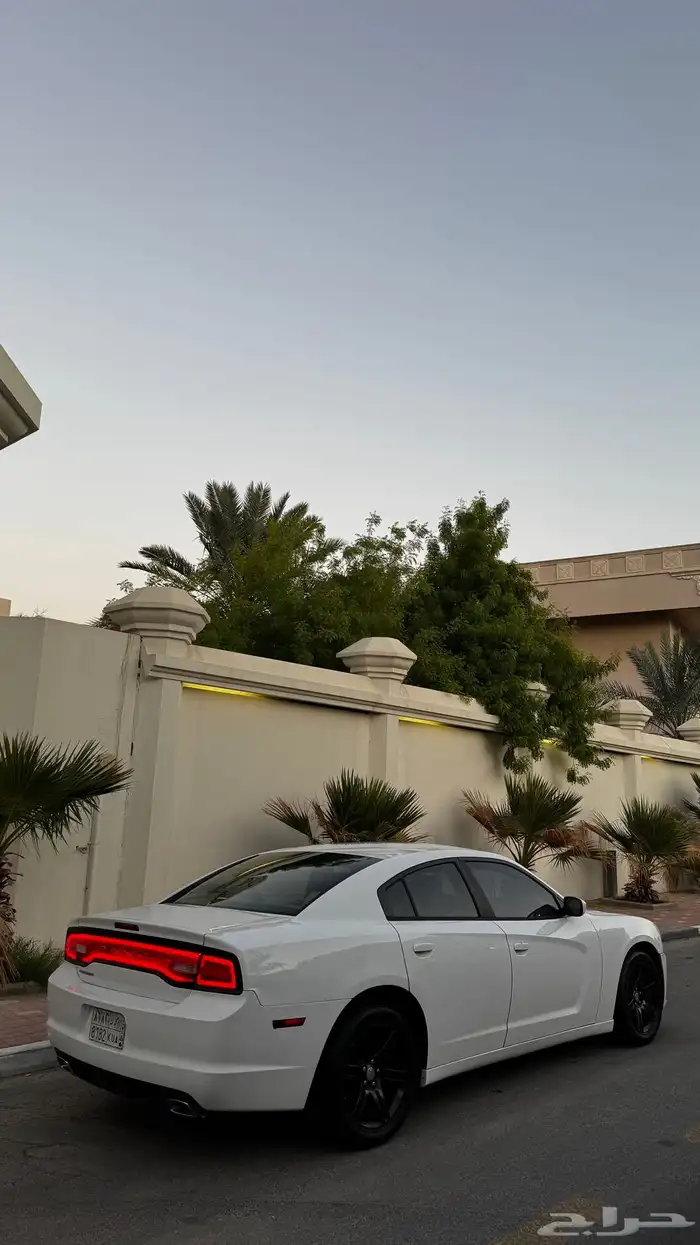 دوج تشارجر 2012 5