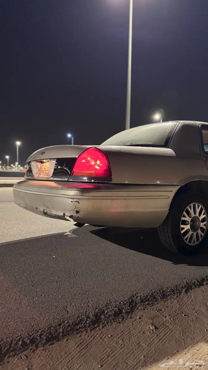 فورد فكتوريا موديل 1998 15