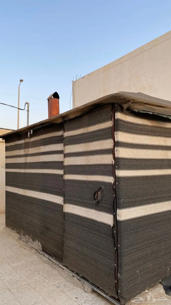 بيت شعر على حديد 1