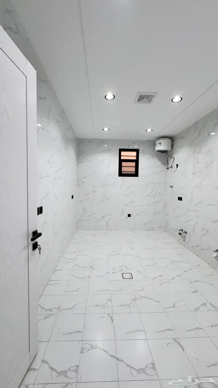 للبيع روف علوي بملحق ابهاالمحاله 25