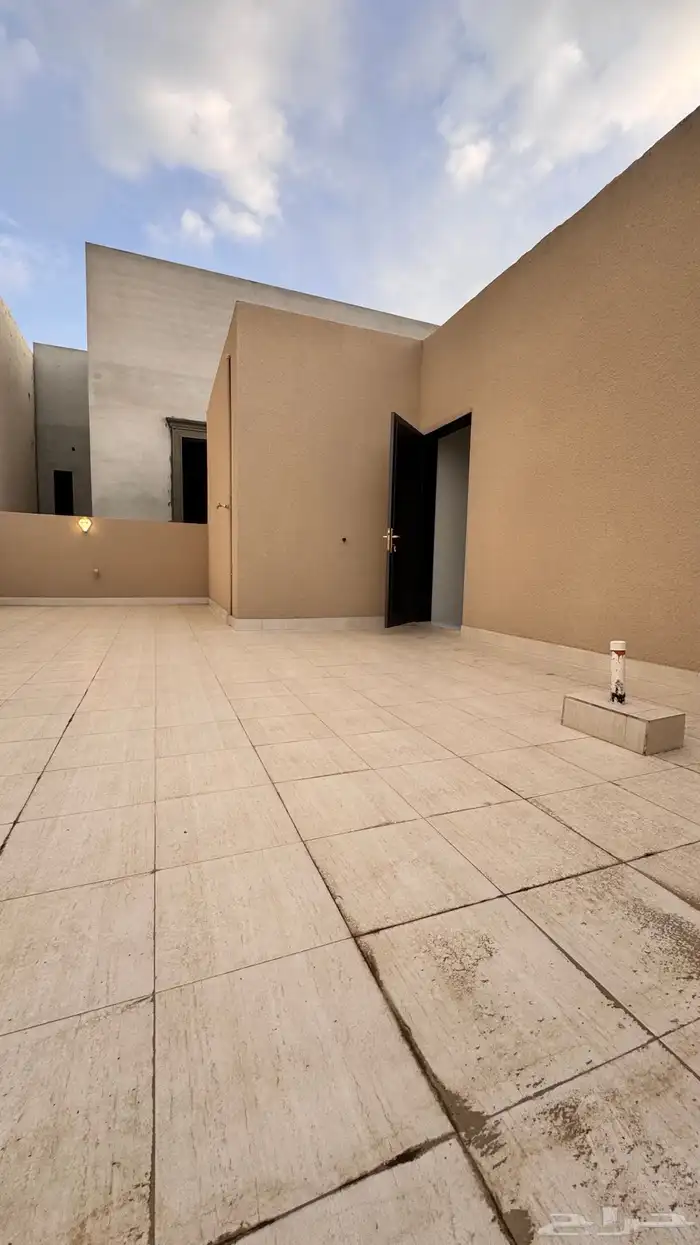 للبيع روف علوي بملحق ابهاالمحاله 29