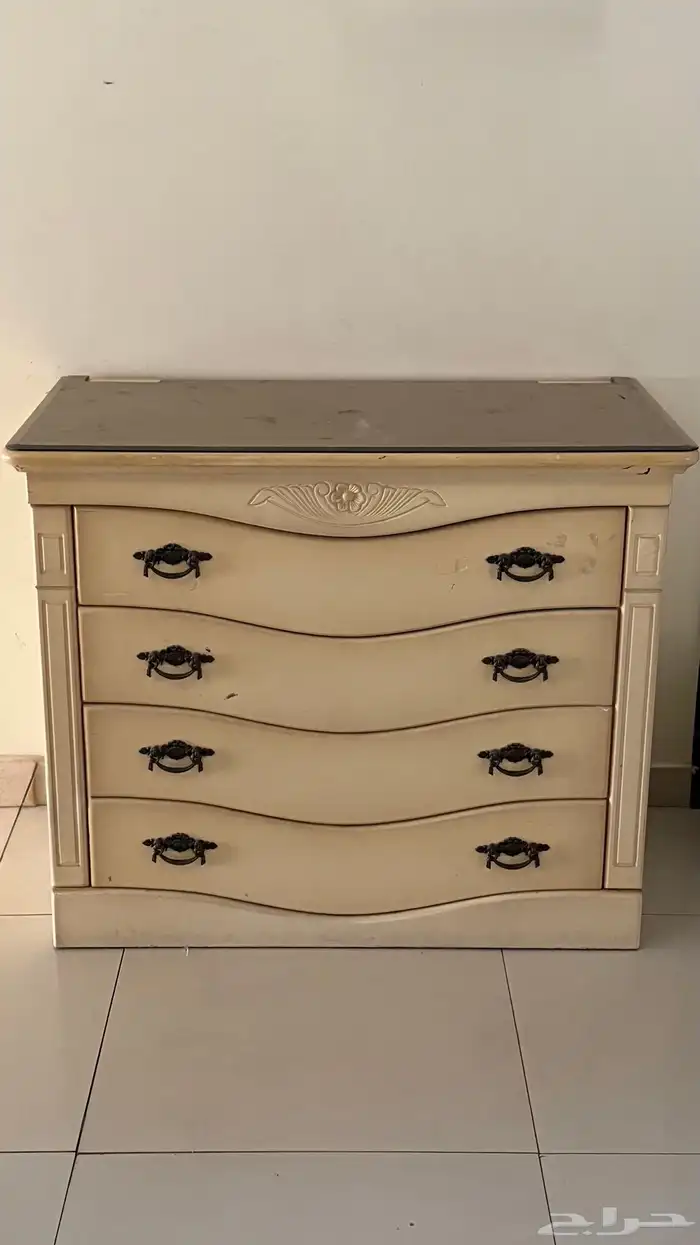 طاولة مكتب 0