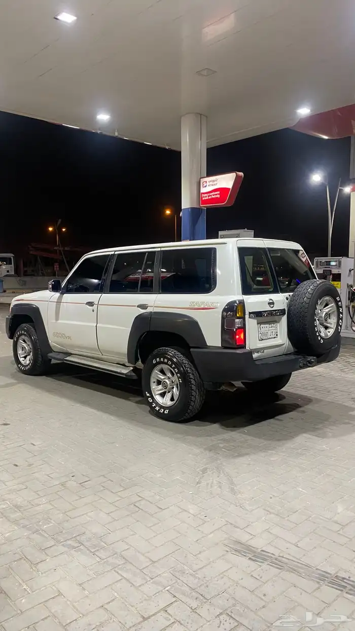 نيسان 3