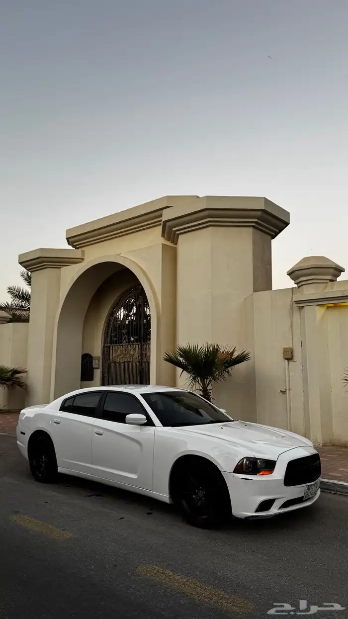 دوج تشارجر 2012 8