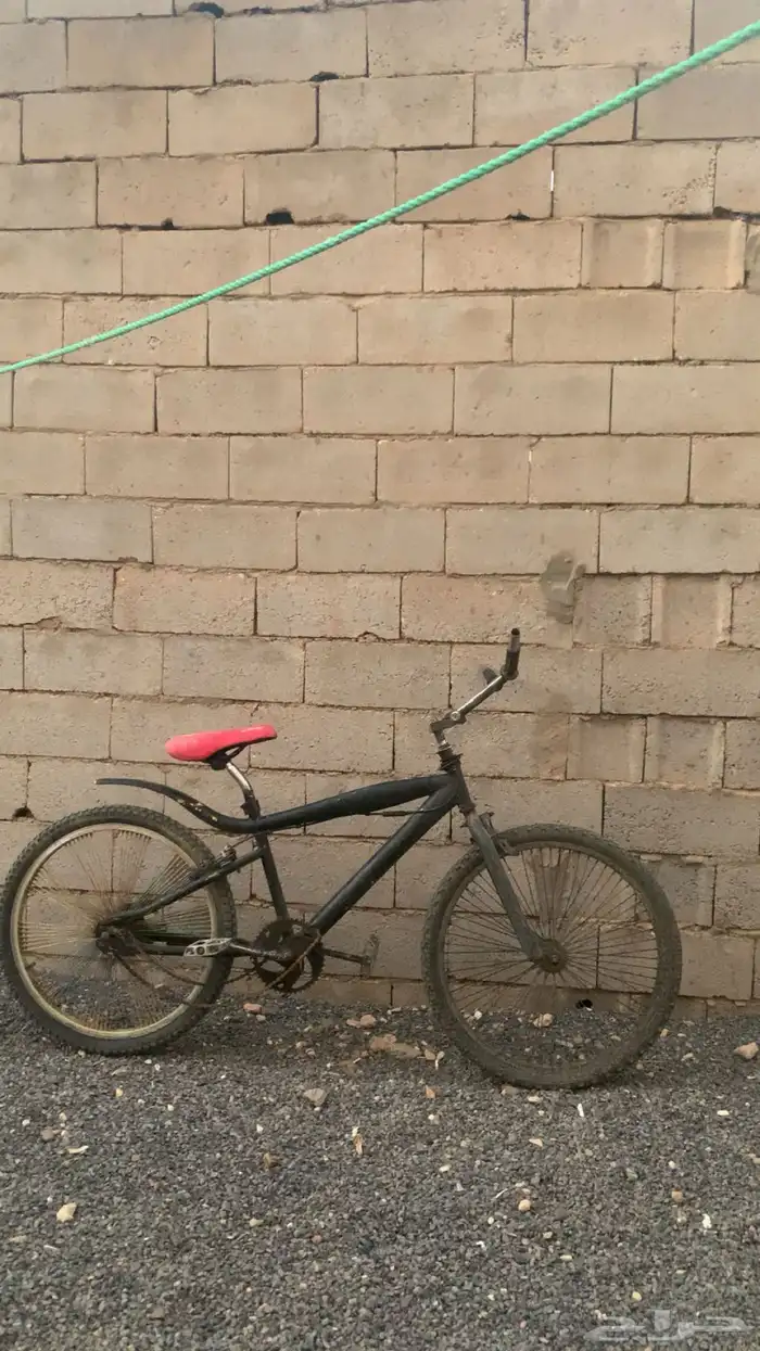 سيكل كوبرا مستعمل الجنط الي ورا خربان والجنزير تزيته 0