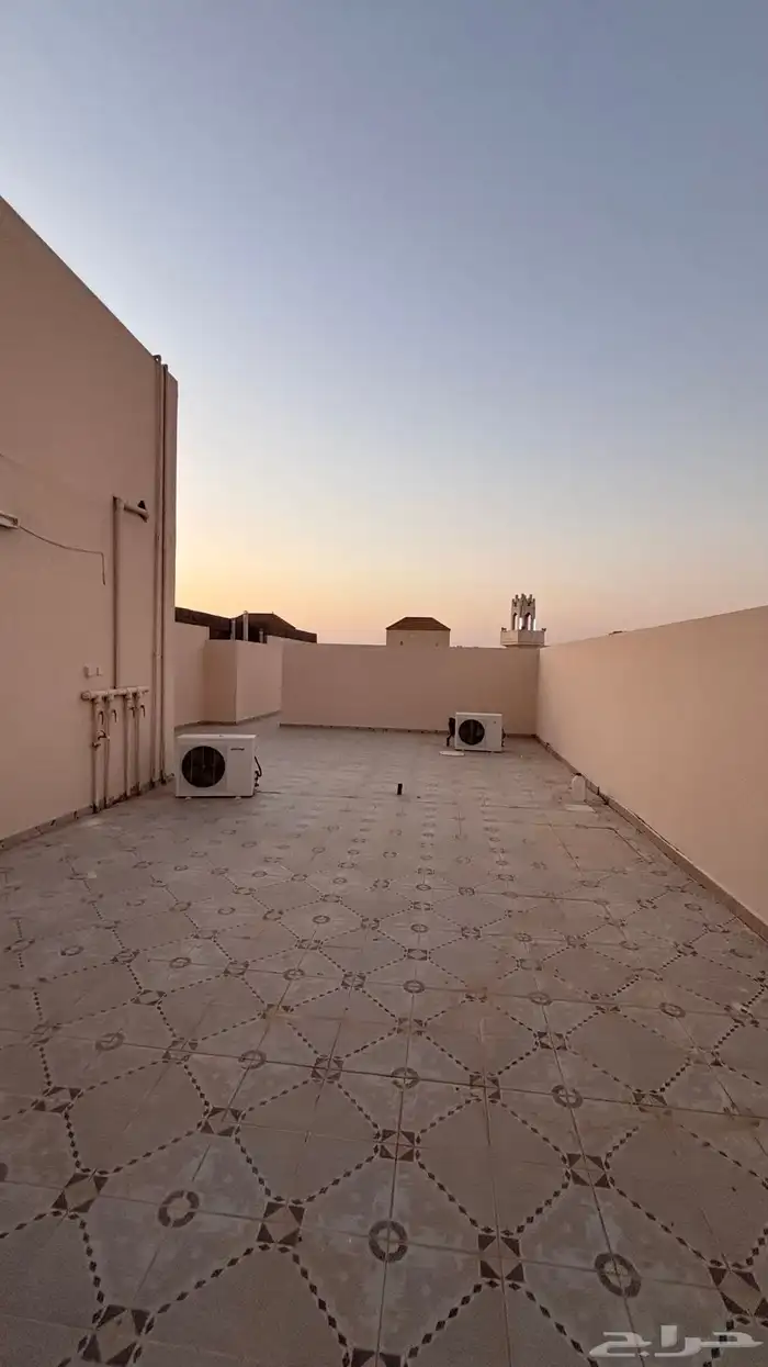 للبيع دورعلوي في حي البساتين 180 الف حد 9