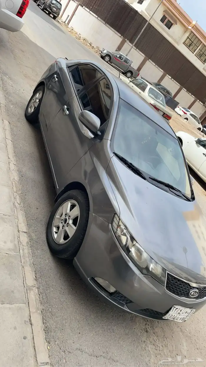 للبيع كيا سيراتو 2013 مالك اول 1