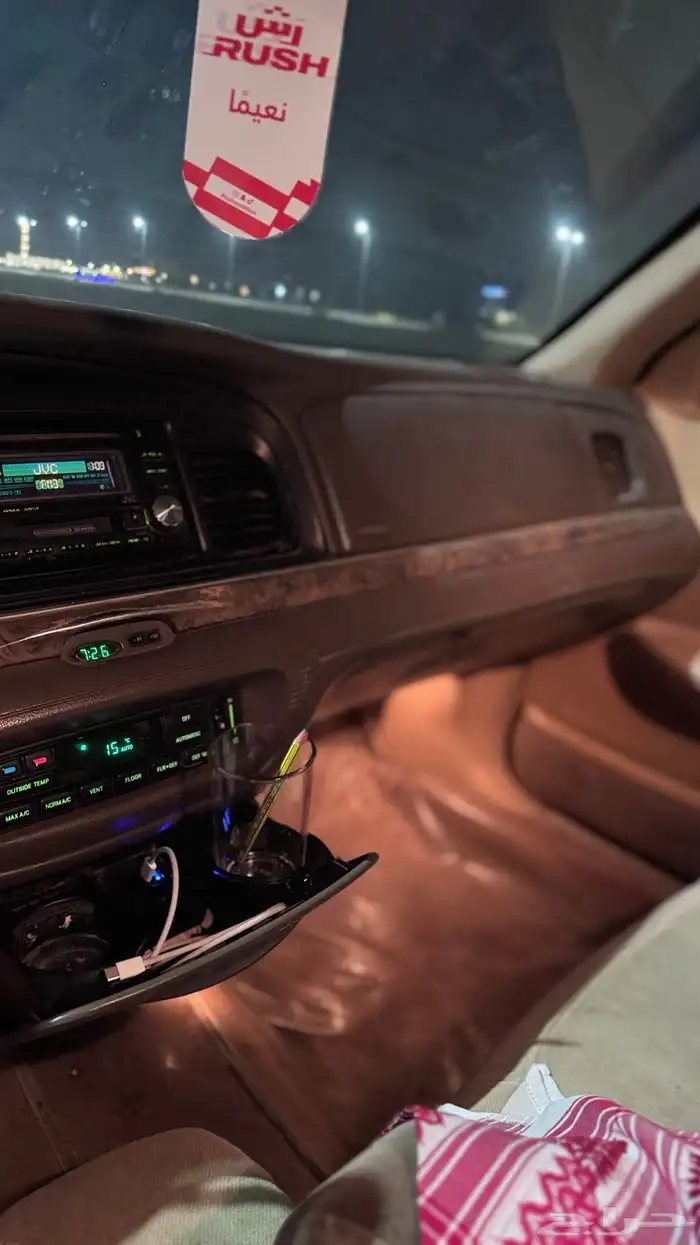 فورد فكتوريا موديل 1998 4