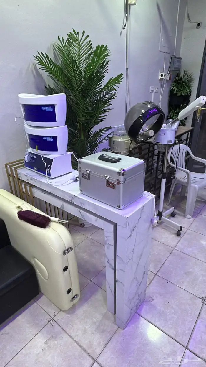 يتوفر جميع مايلزم الصالونات 0