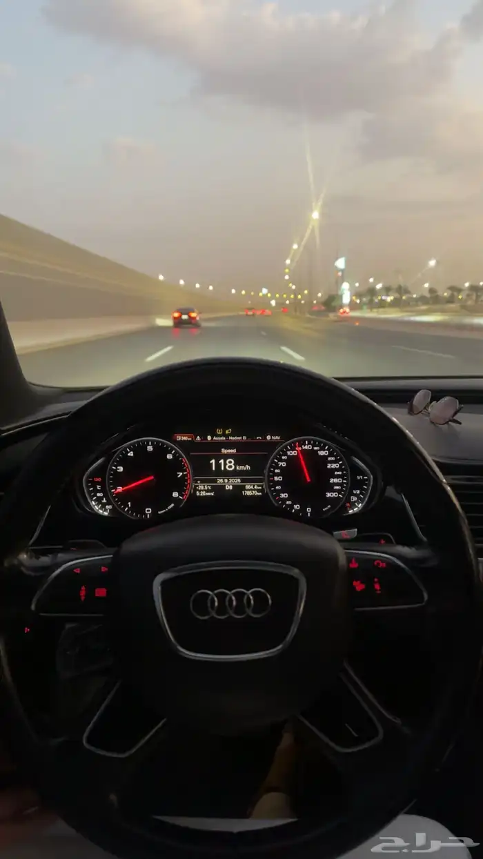 للبيع اودي A8 2015 مصدوم 4