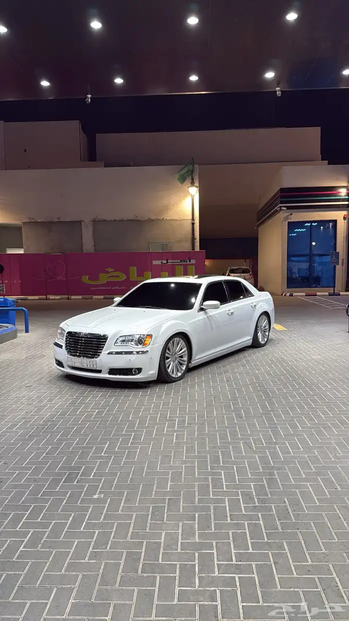 كرايزلر v8 c300 2013 3