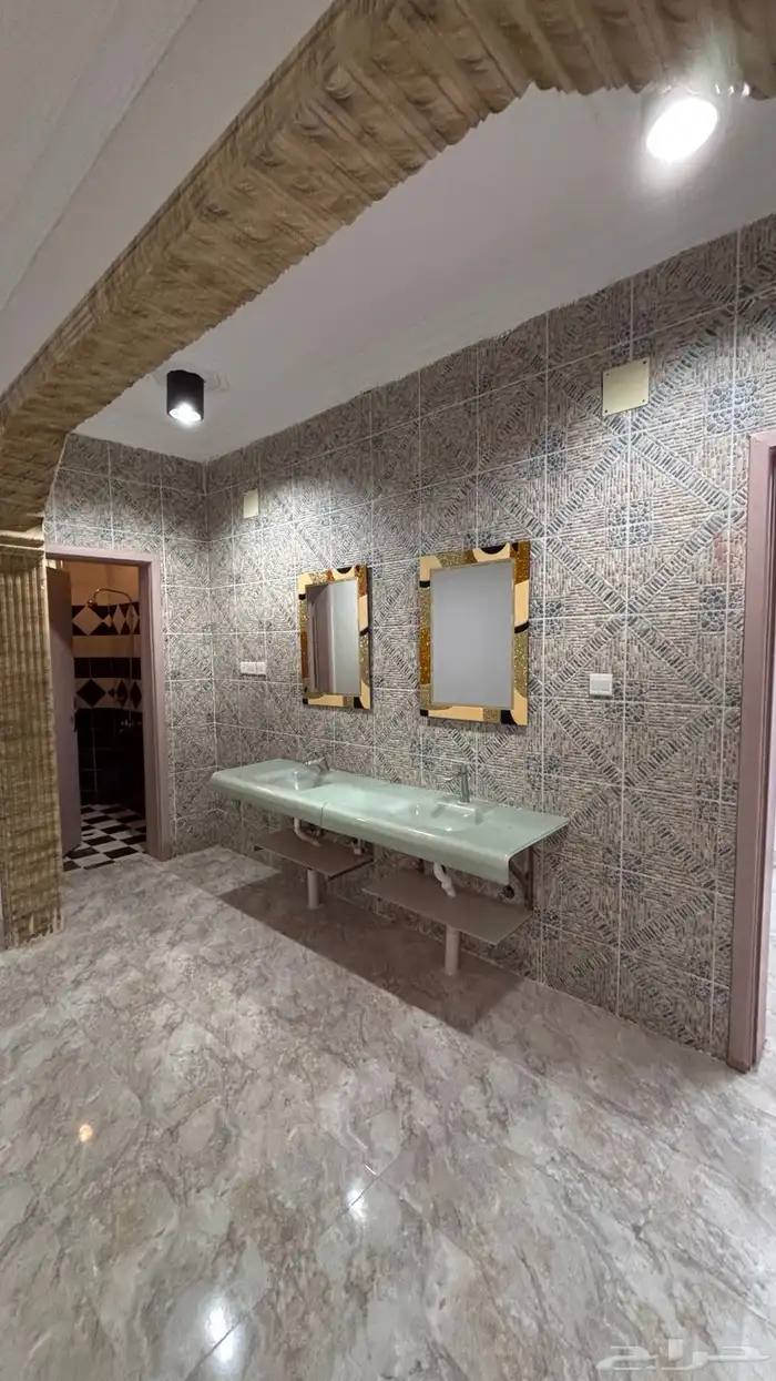 للبيع دورعلوي في حي البساتين 180 الف حد 3