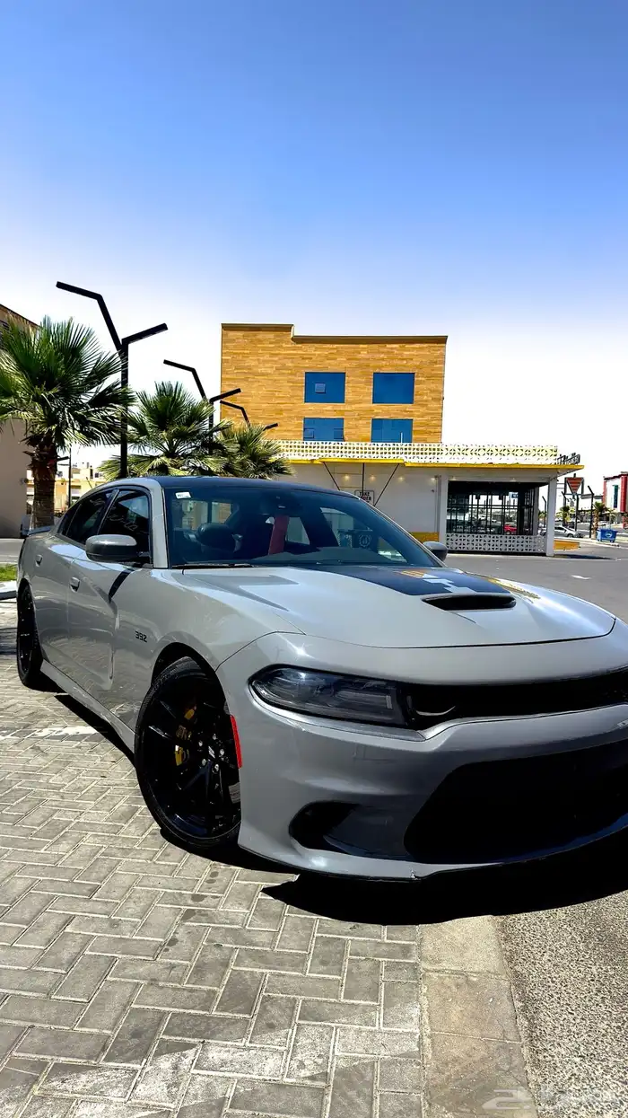 للبيع دوج تشارجر SRT 6.4 وكالة 1