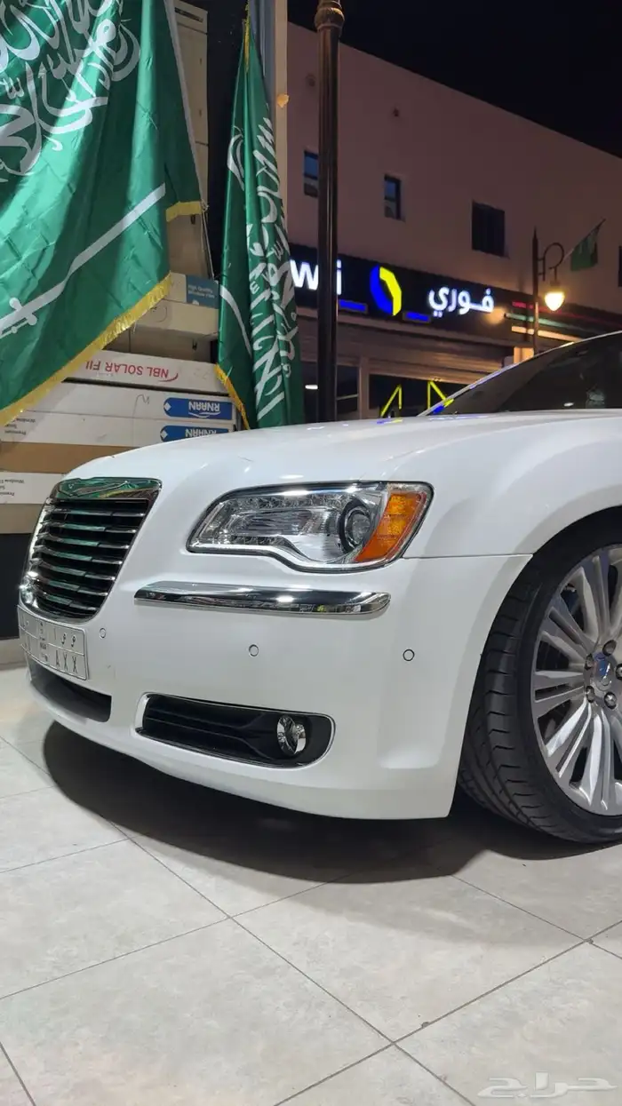 كرايزلر v8 c300 2013 1