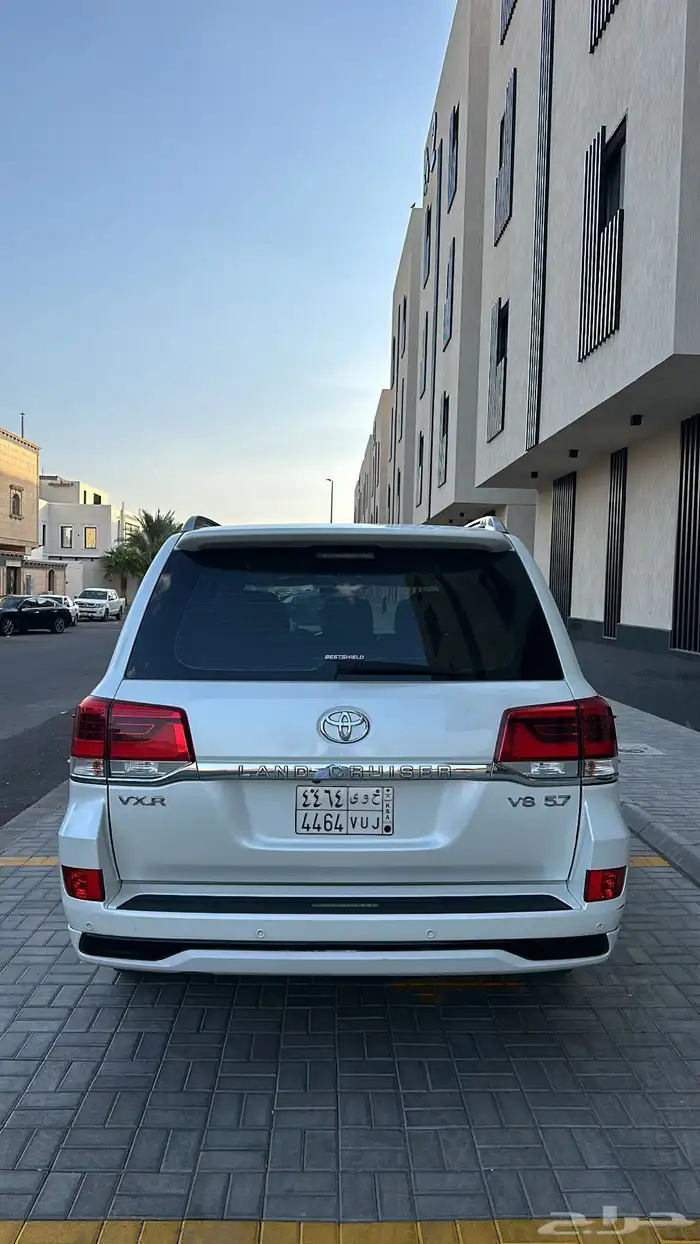 لاندكروزر 2016 VXR 4