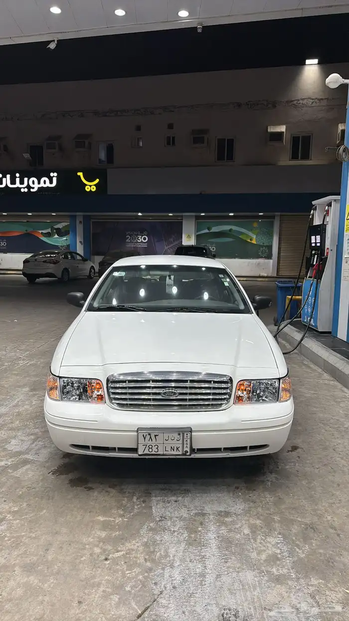 فورد كراون فكتوريا 12