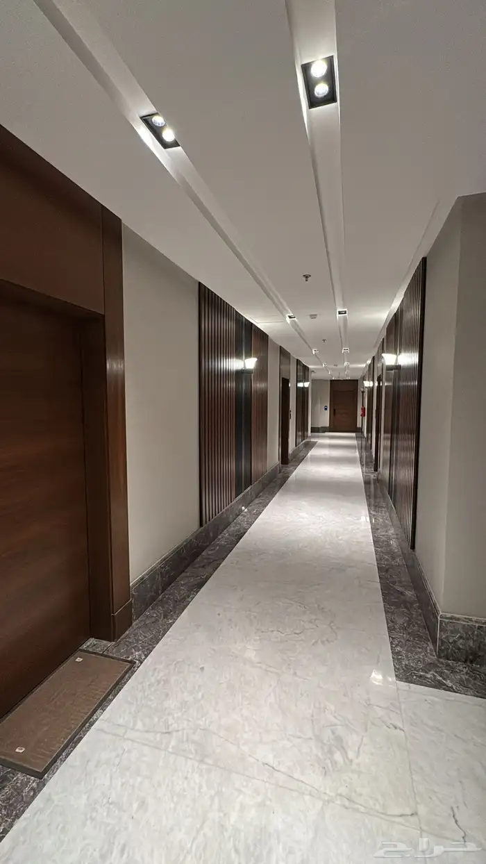 استديو سكنية بتصميم فندقية ف عمارة فاخرة 2