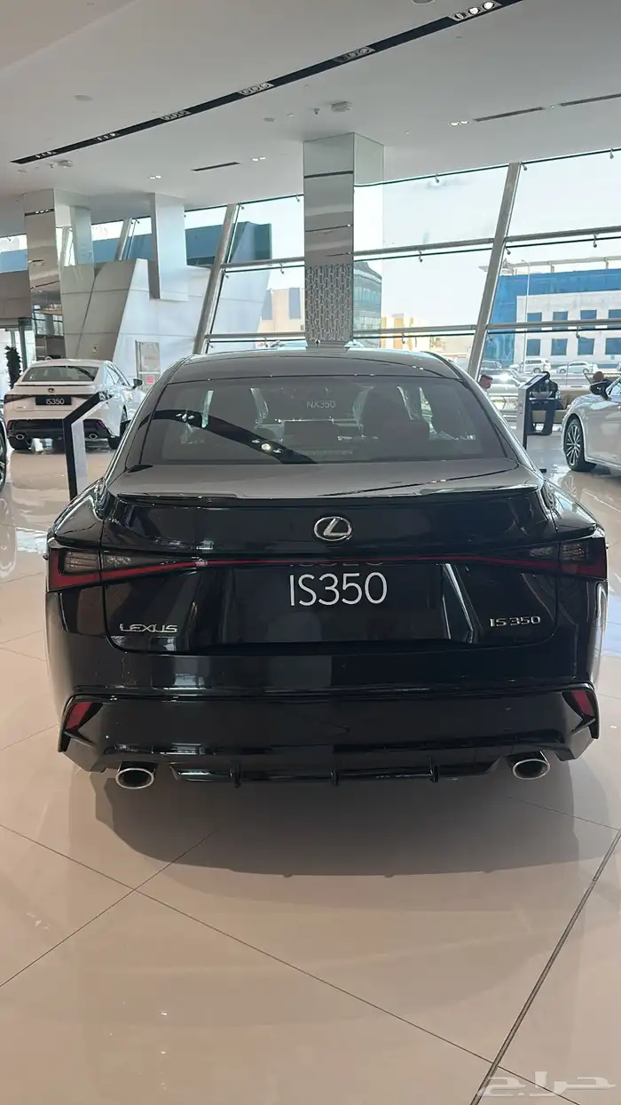 لكزس is350F 2025 2