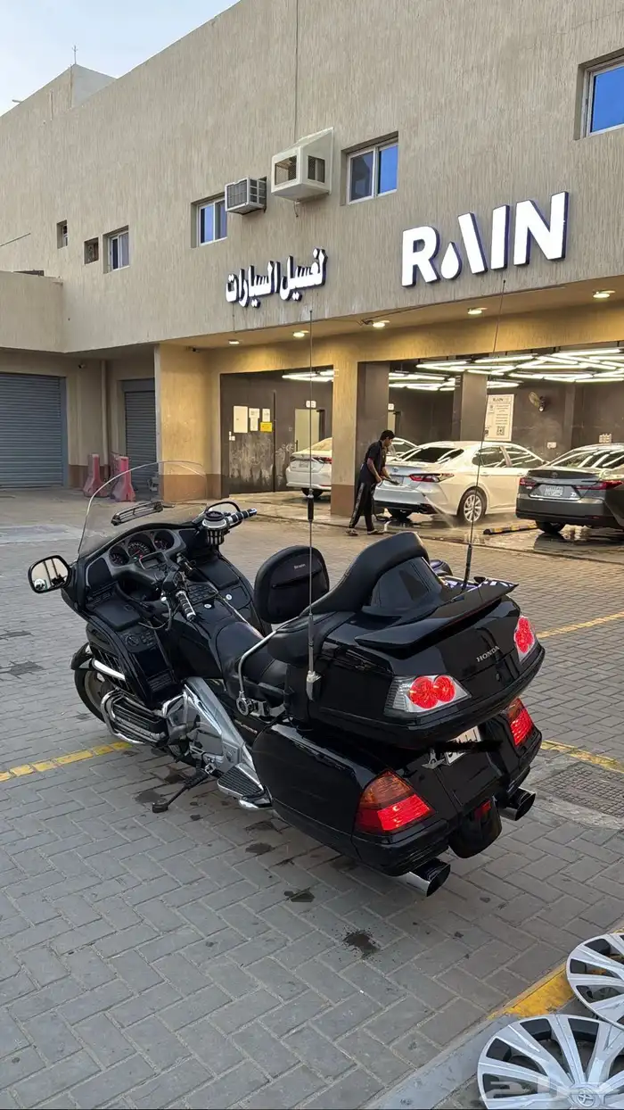 للبيع قولد وينق مديل 2002 3