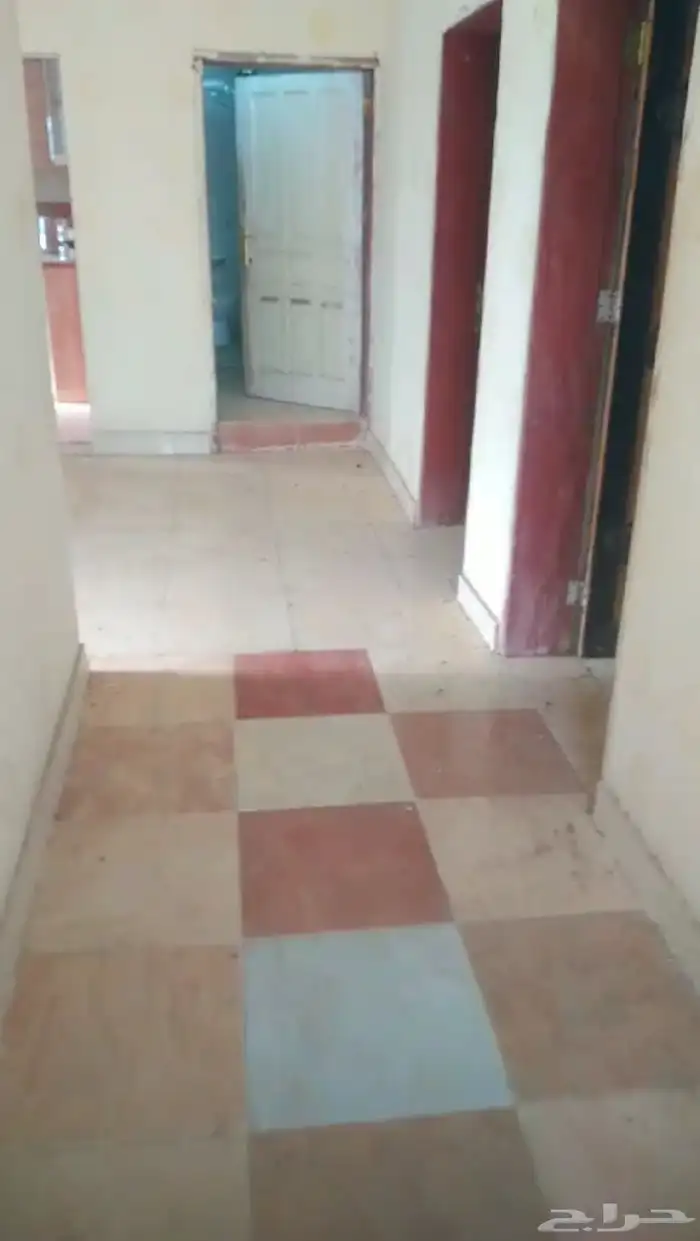 للإيجار مستودع واستراحة طريق الهجرة مباشرة قرب محطة الفريدي 8