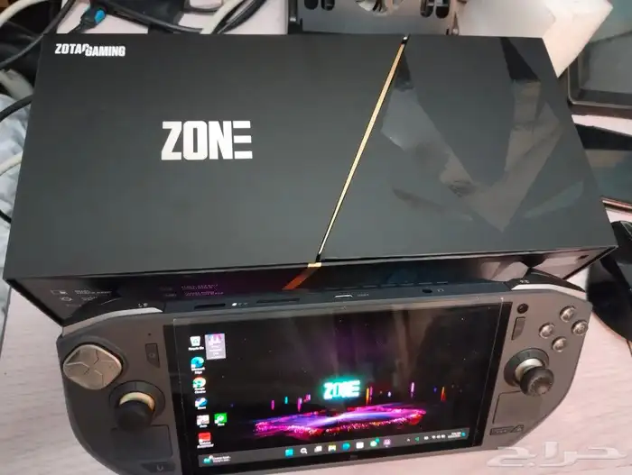 Zotac Zone Gaming AMD 8840U AMOLED 1
