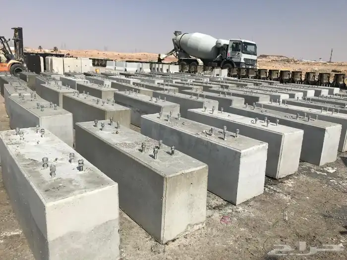 حواجز تنظيم تنظيميةصبات خرسانية اسوار شبوك امنية حشود افنتات 18