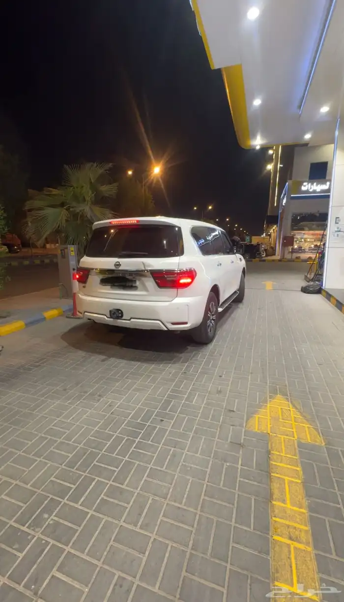 نيسان 2