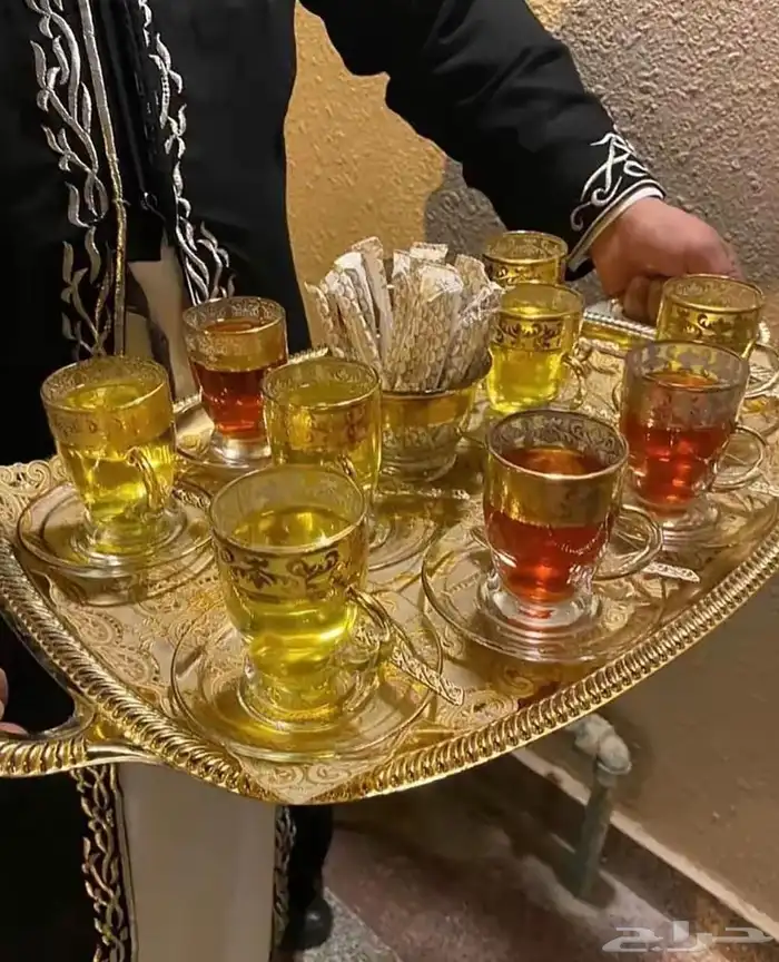 للحفلات والمناسبات قهوجينن وصبابين كراسي بنوعها اطولات بأنوا 5